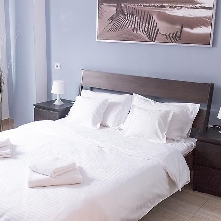 Grand Central Accommodation - Beldiman Bukares Bagian luar foto