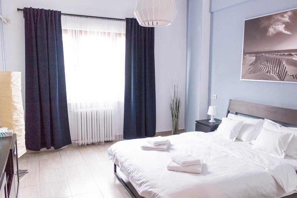 Grand Central Accommodation - Beldiman Bukares Bagian luar foto