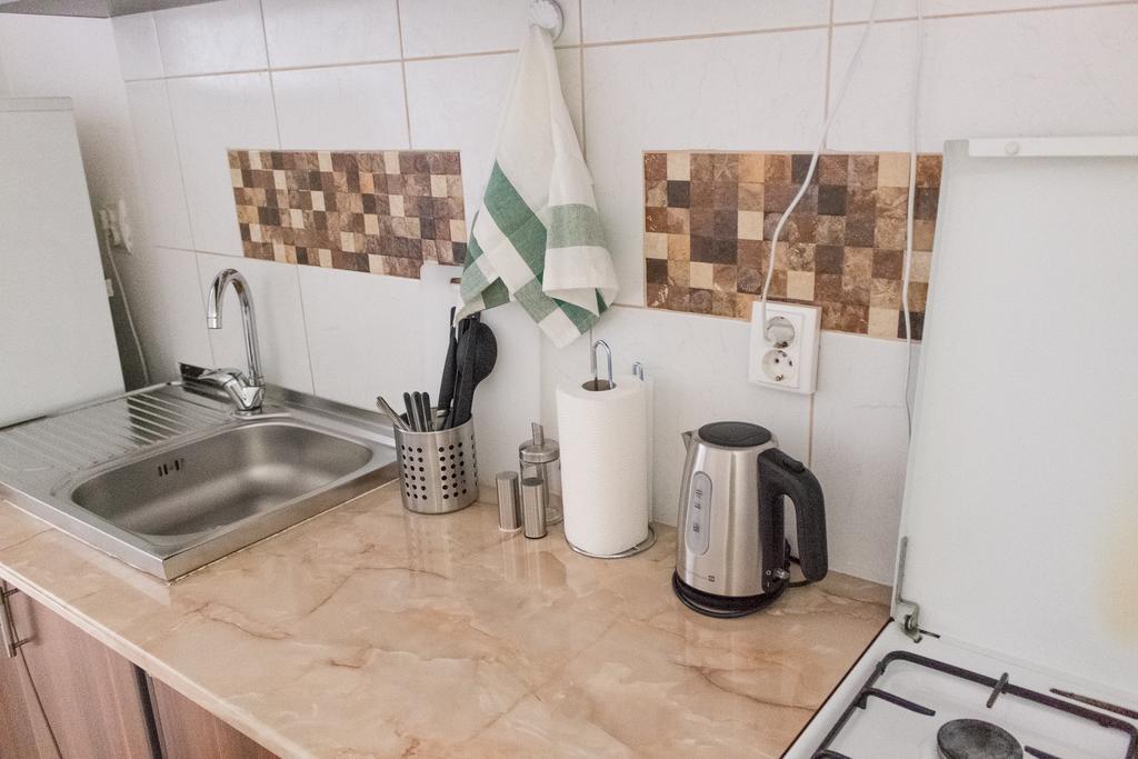 Grand Central Accommodation - Beldiman Bukares Bagian luar foto