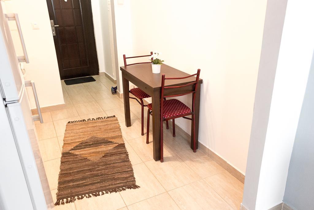 Grand Central Accommodation - Beldiman Bukares Bagian luar foto
