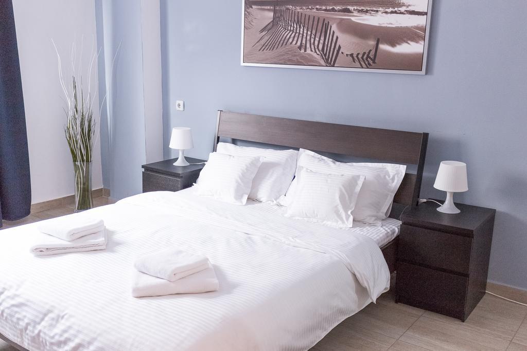 Grand Central Accommodation - Beldiman Bukares Bagian luar foto