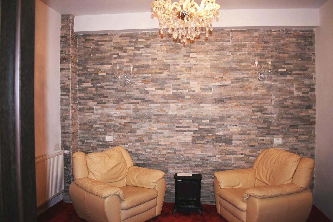 Grand Central Accommodation - Beldiman Bukares Bagian luar foto