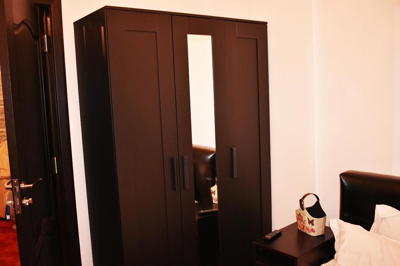 Grand Central Accommodation - Beldiman Bukares Bagian luar foto