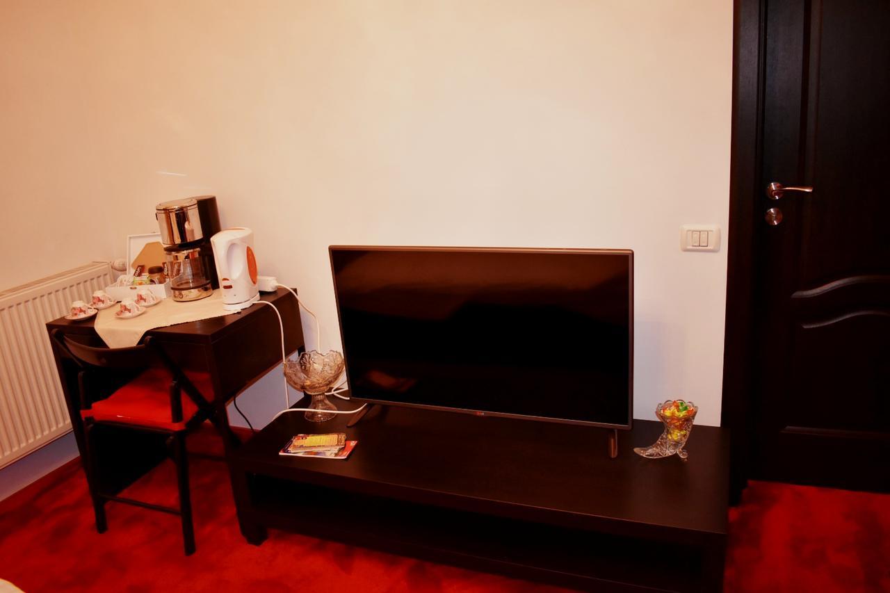 Grand Central Accommodation - Beldiman Bukares Bagian luar foto