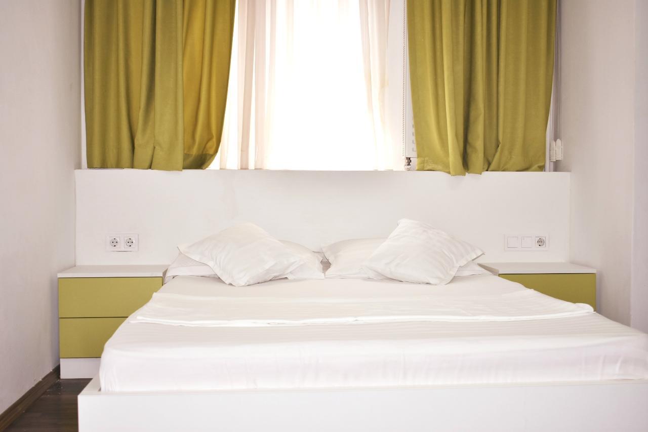 Grand Central Accommodation - Beldiman Bukares Bagian luar foto