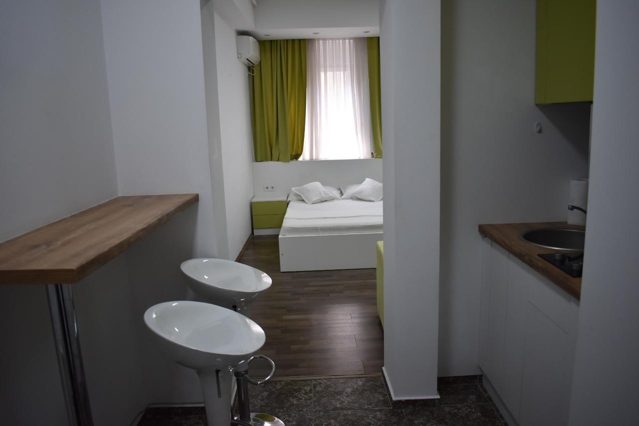 Grand Central Accommodation - Beldiman Bukares Bagian luar foto
